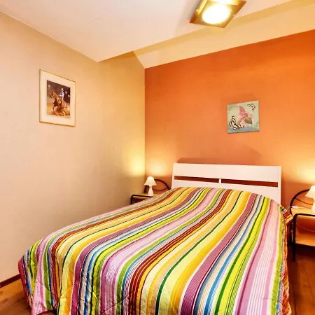 Casa de Férias Authentic Farm Located In The Heart Of The Ardennes With Sauna *